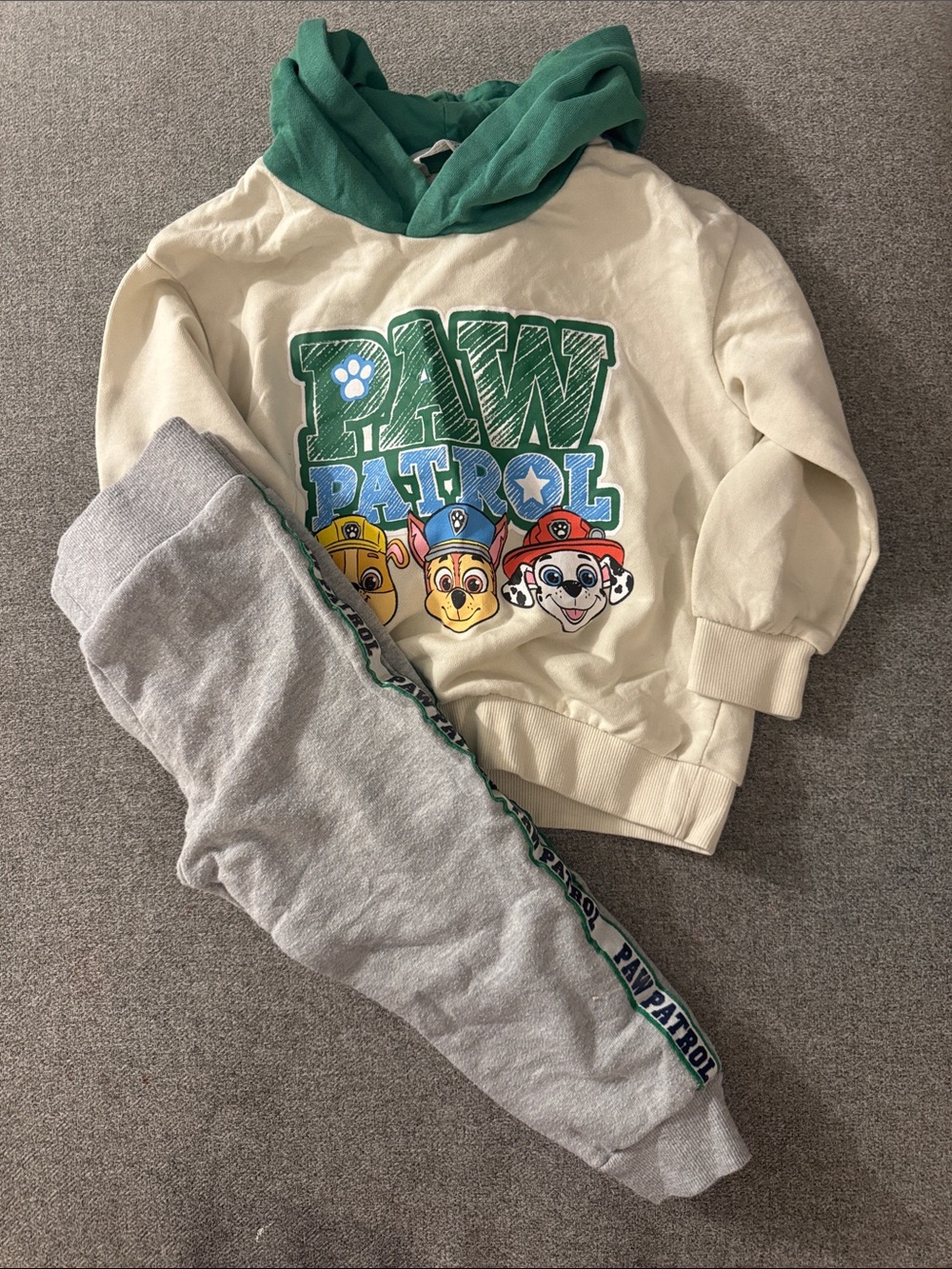 5/$15- Paw Patrol Kids Cream & Green Hoodie Set